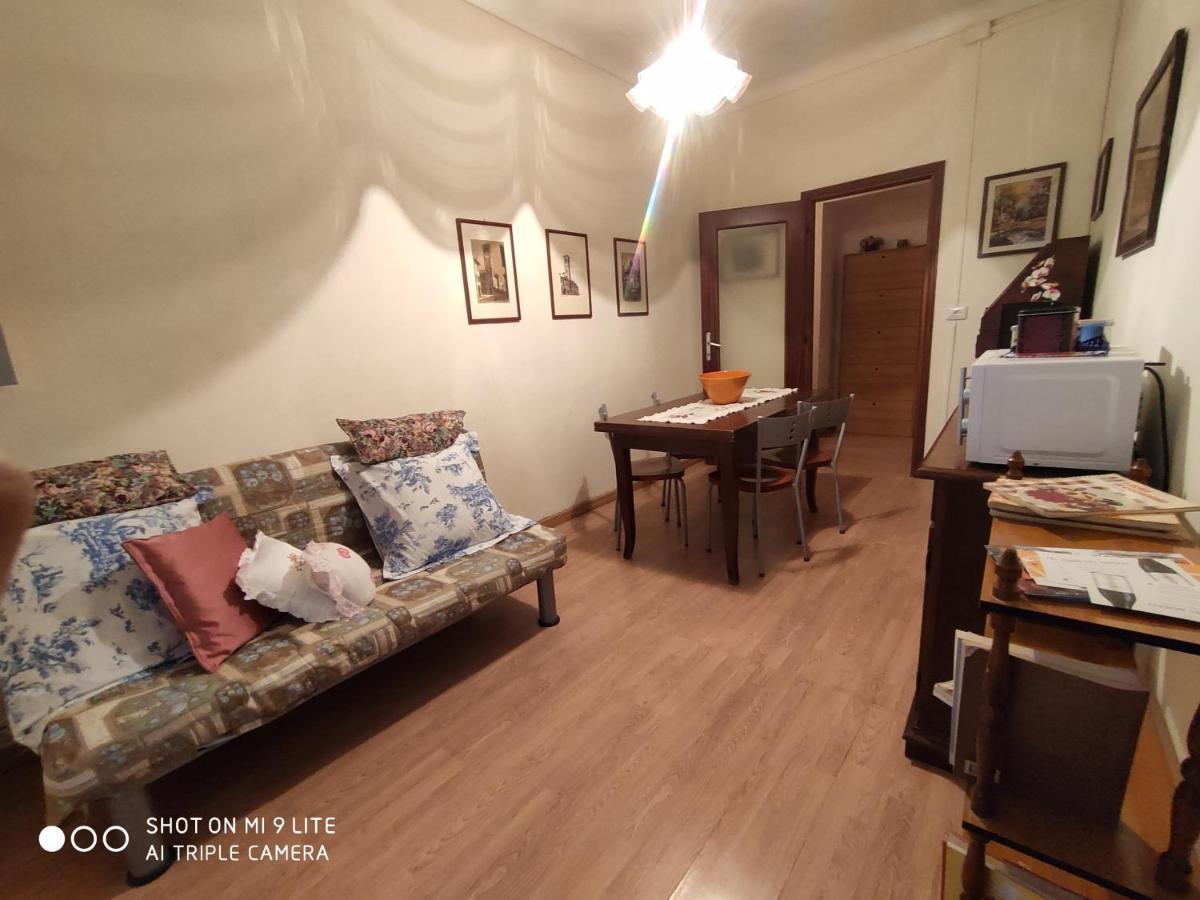 Apartamento Ex Ostu Impero: Vino, Tartufo Ed Ospitalita La Morra Exterior foto
