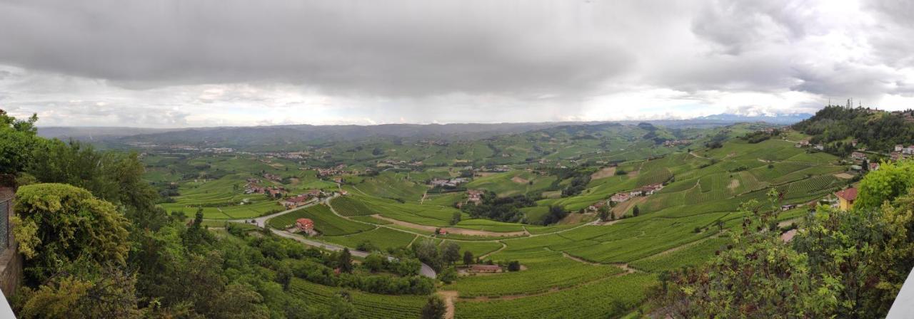 Apartamento Ex Ostu Impero: Vino, Tartufo Ed Ospitalita La Morra Exterior foto